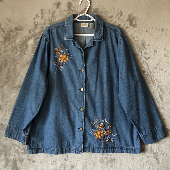 Classic Elements Women Denim Top Size 20-22W Embroidered Floral Bohemian - Picture 1 of 16